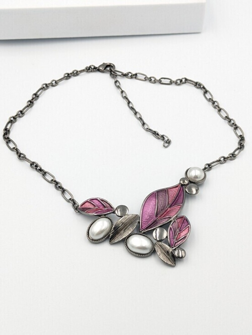 Nature inspired statement chain necklace enamel faux pearl silver tone